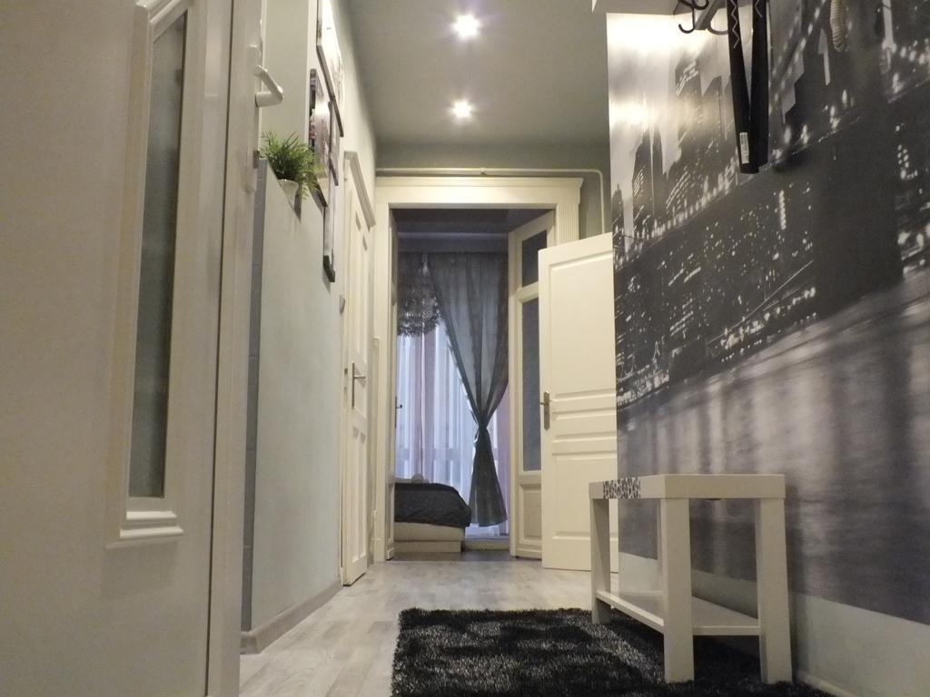 Standard Apartment By Hi5 - Feherhajo Budapest Exteriör bild